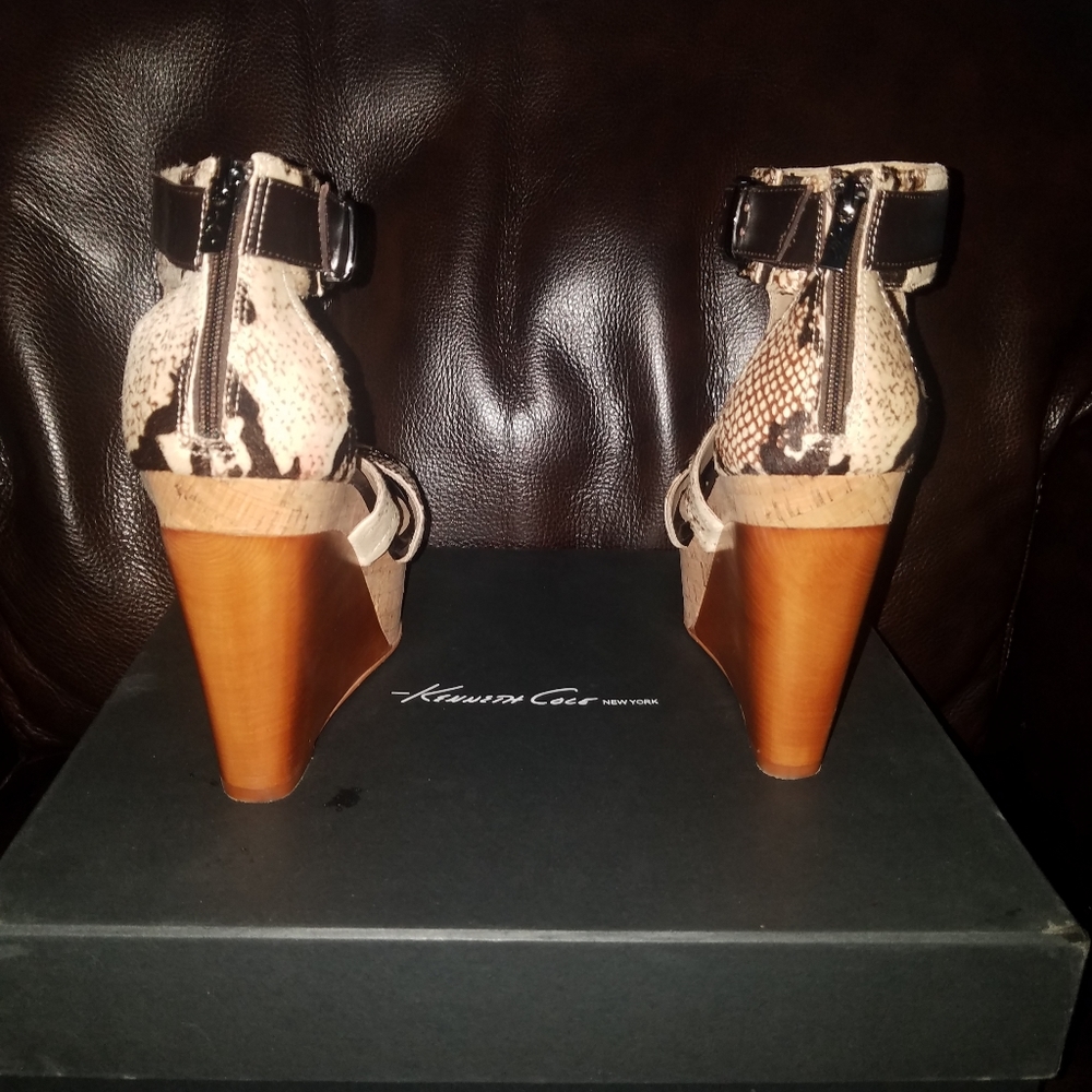 sandals - Picture 6 of 7